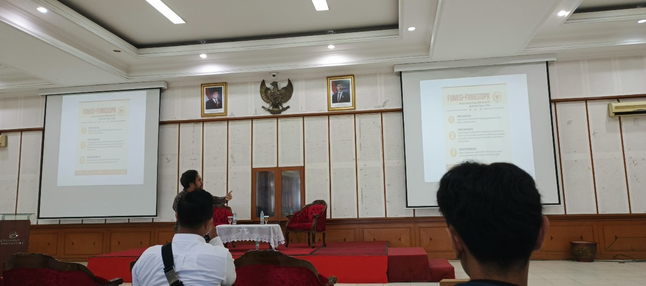 Sekolah Legislatif Mahasiswa 2025: Talkshow, isu MPM dan BEM 2 perwakilan DPRD memberikan materi di Sekolah Legislatif Mahasiswa 2025 (Arsip sEntra)