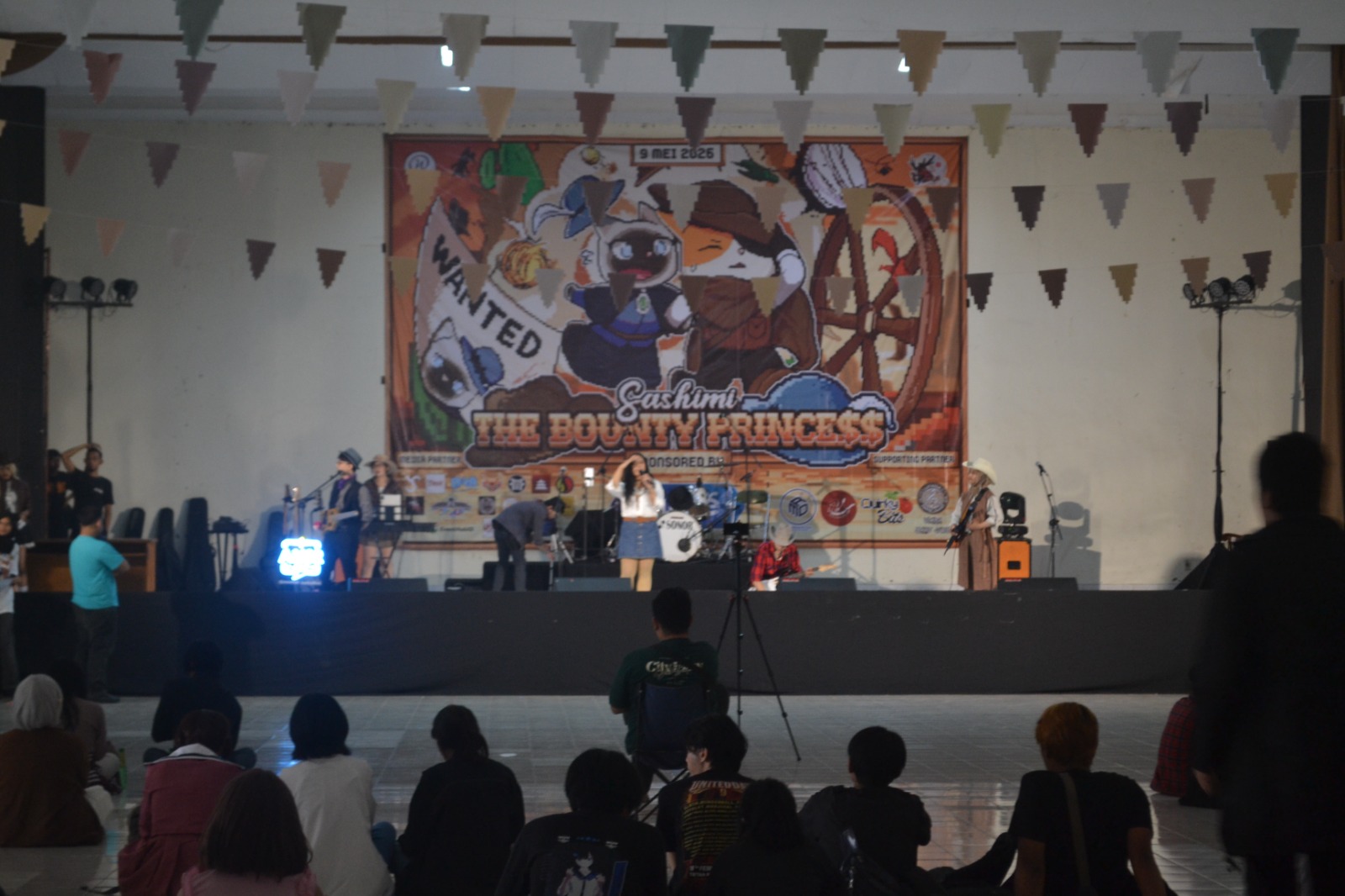 Kemeriahan panggung JC Sashimi 2026 di GSG Widyatama